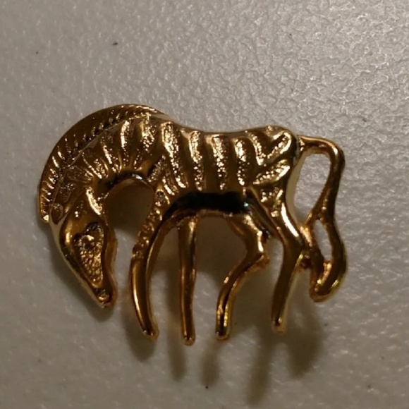 Zebra gold tone brooch scarf pin - Picture 2 of 4